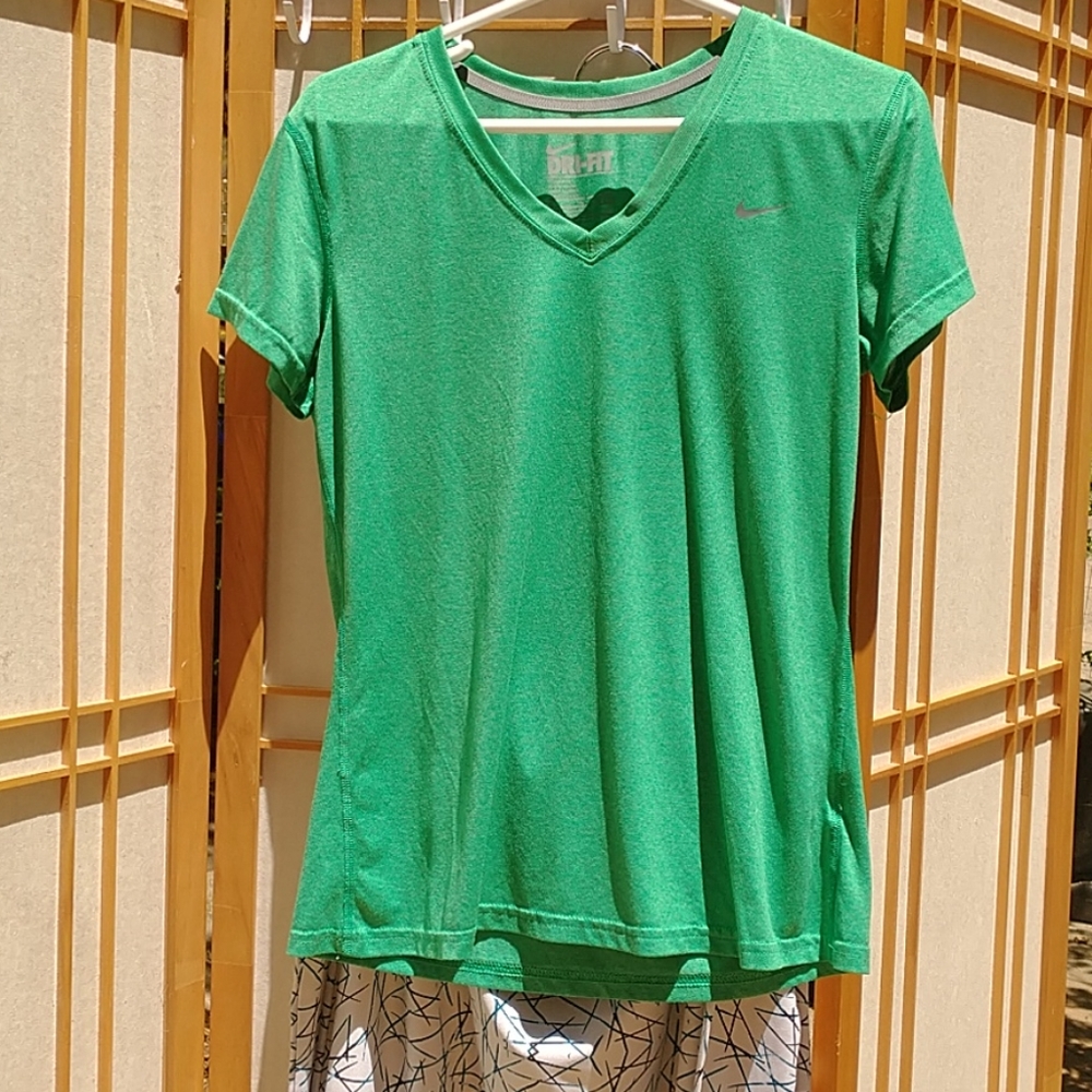 Nike Dri-FIT activewear v-neck t-shirt BUNDLE FOR HALF PRICE